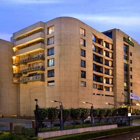 Savoy Suites Manesar Gurgaon Eksteriør billede